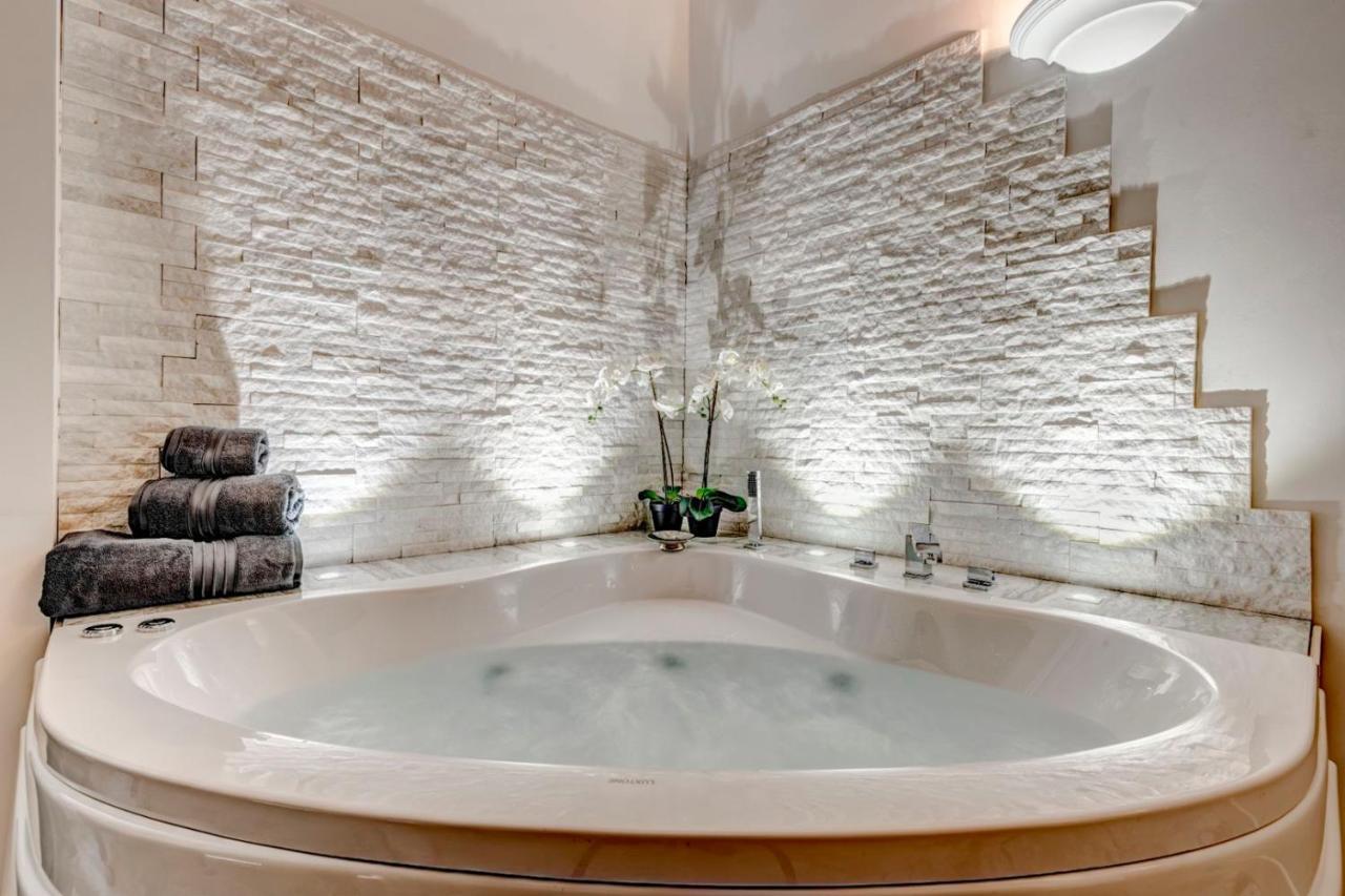 Trevi Luxury Apartment Jacuzzi Roma Esterno foto